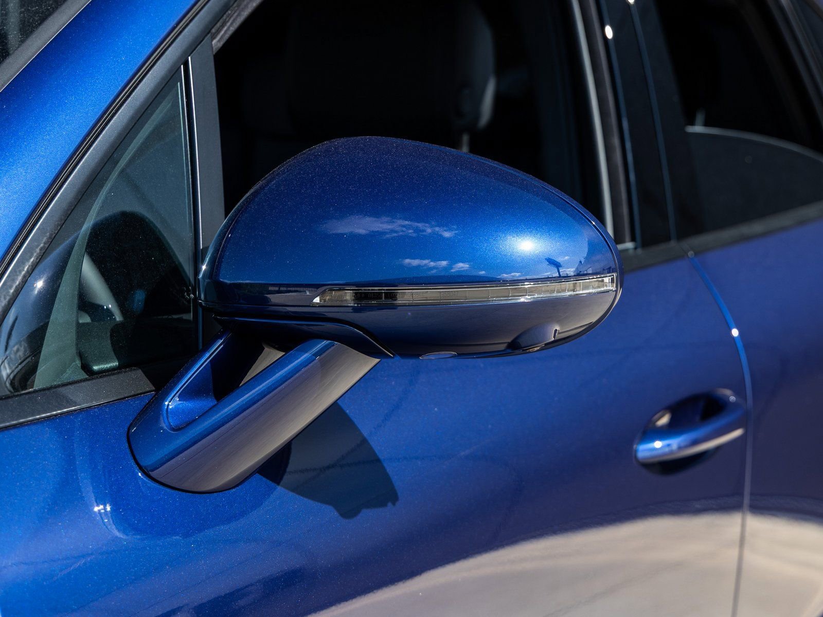 Certified 2025 Porsche Macan image 17