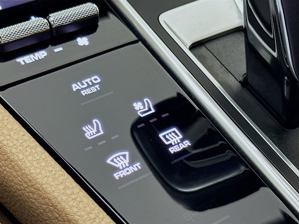 Used 2023 Porsche Cayenne S image 22