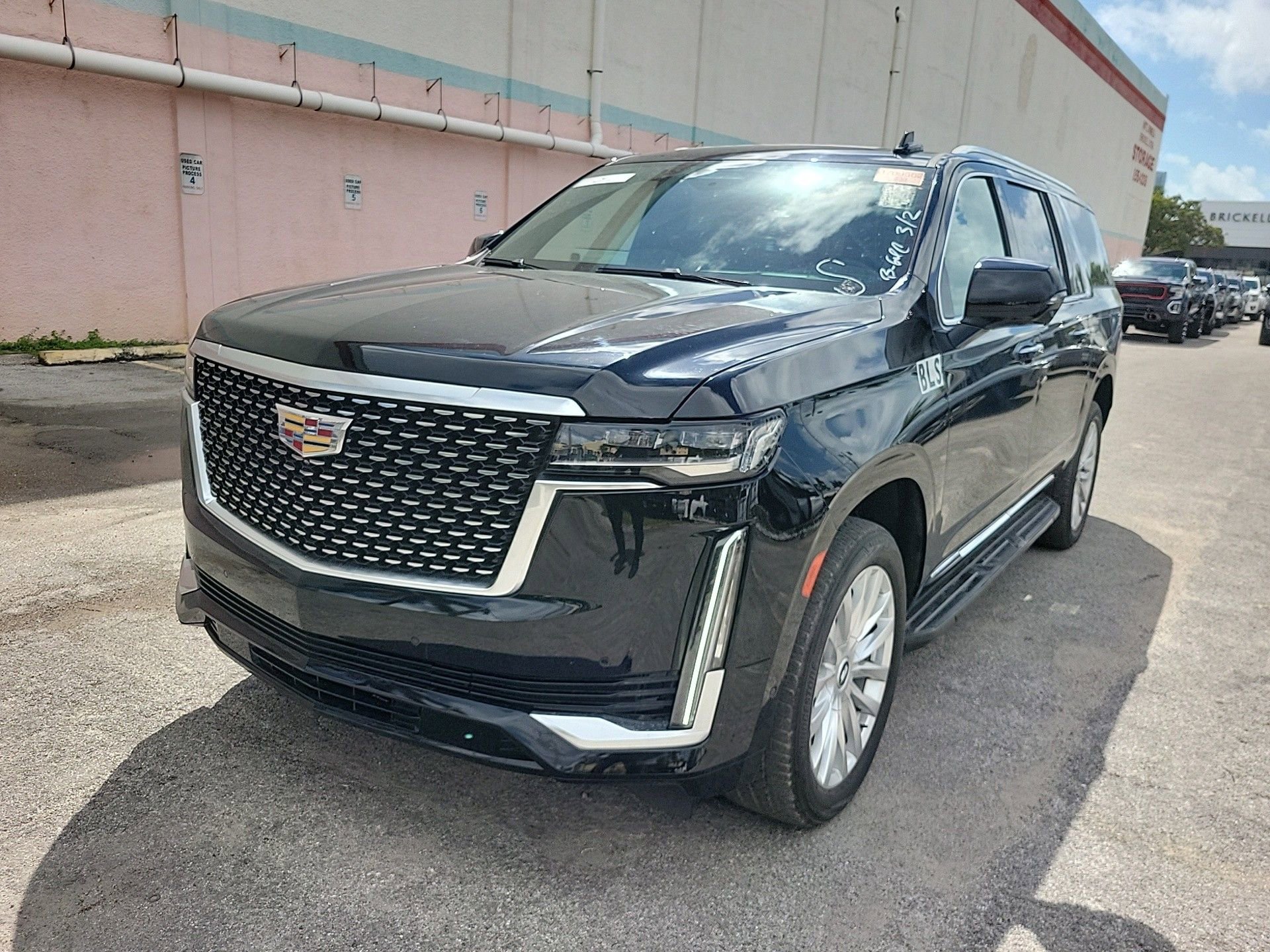 Used 2023 Cadillac Escalade ESV Premium Luxury video 2