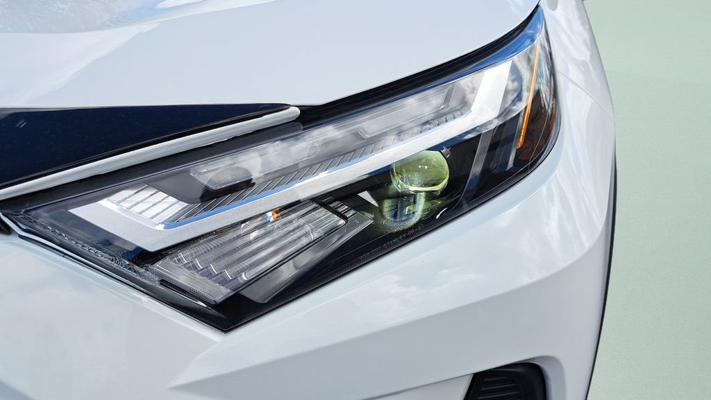 Used 2024 Toyota RAV4 XLE w/ Convenience Package image 9