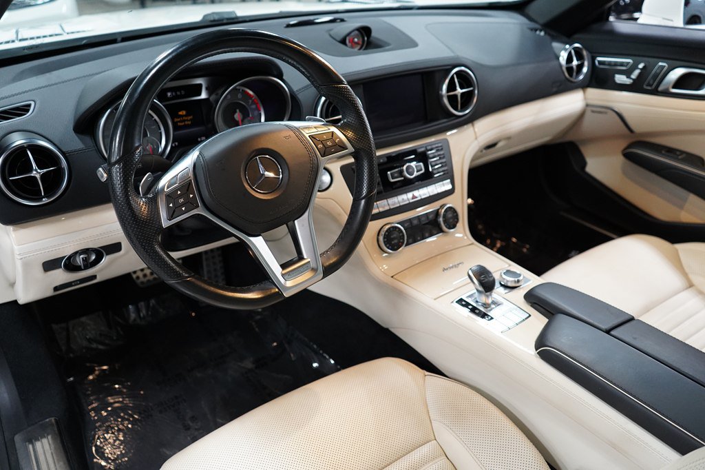 Used 2016 Mercedes-Benz SL 550 w/ Driver Assistance Package image 8
