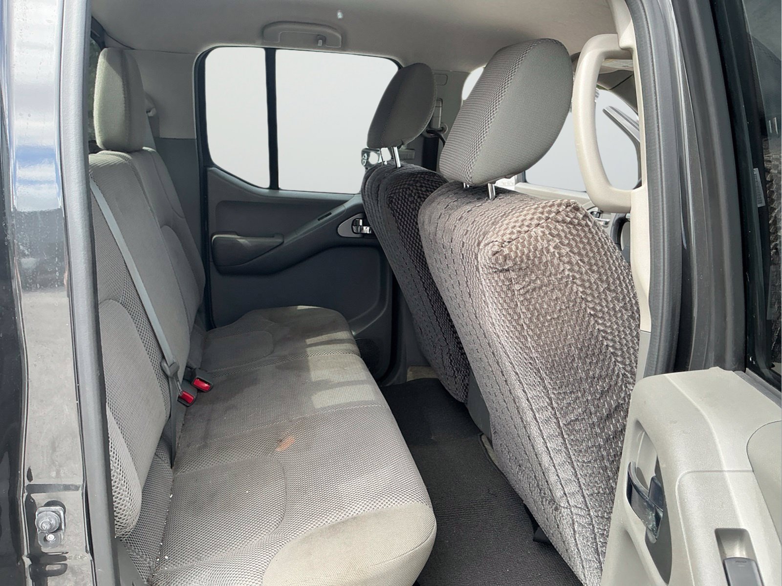 Used 2015 Nissan Frontier SV w/ SV Value Truck Package RWD image 14