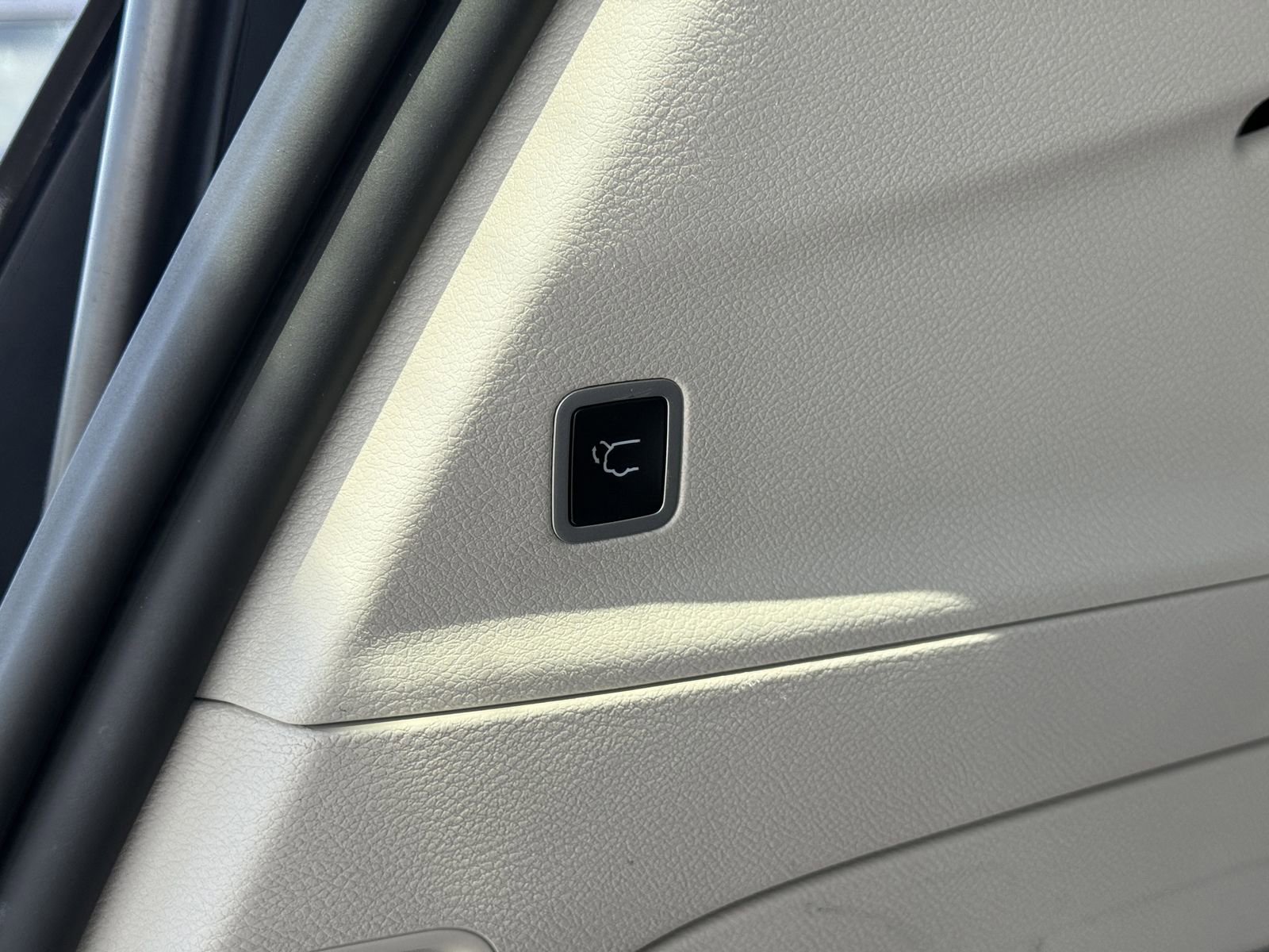 Used 2023 Chrysler Pacifica Touring-L FWD image 12