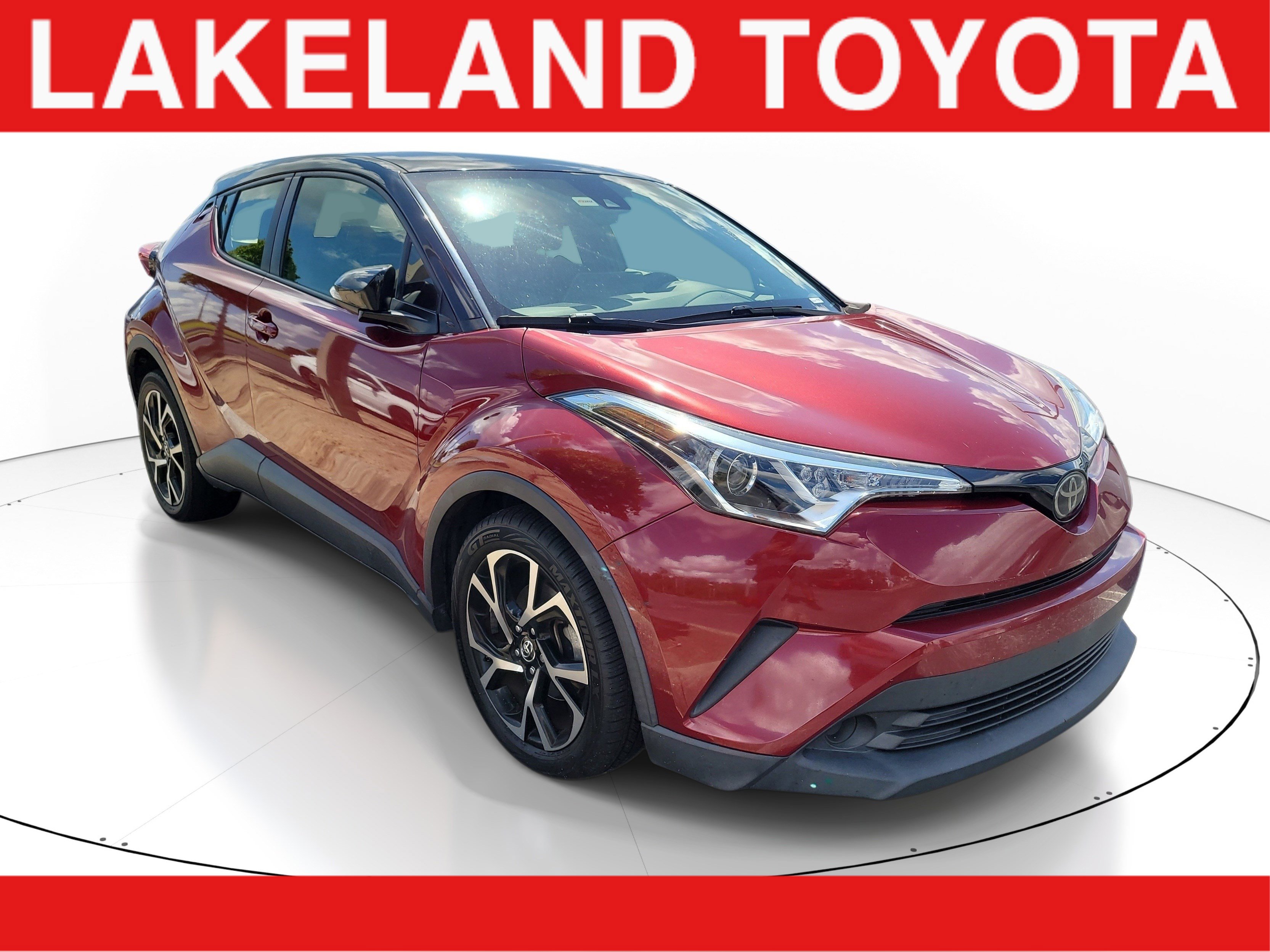 Used 2019 Toyota C-HR XLE FWD image 1