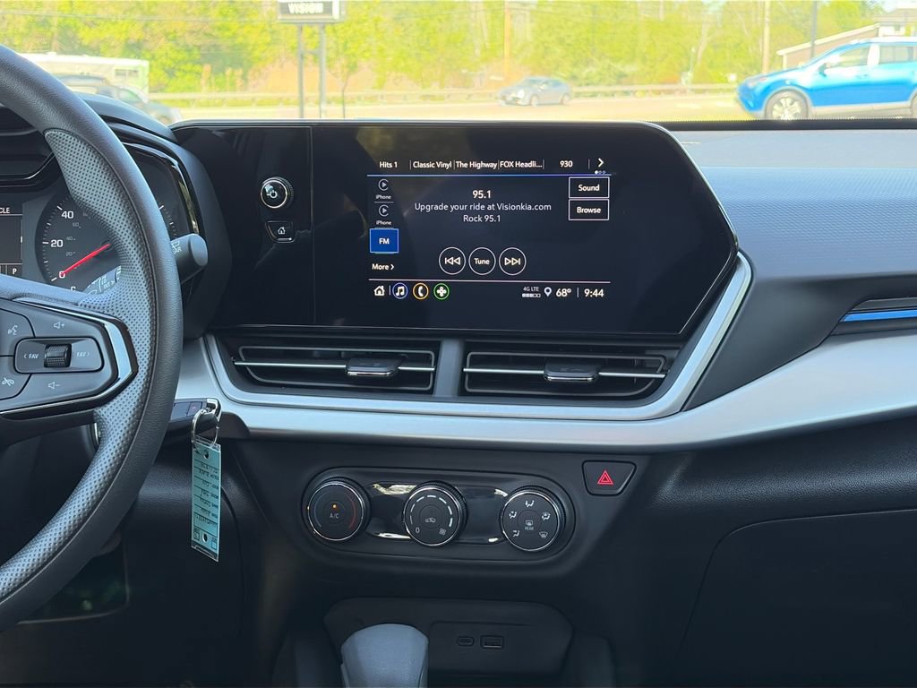 Used 2026 Chevrolet Trax LS FWD image 18
