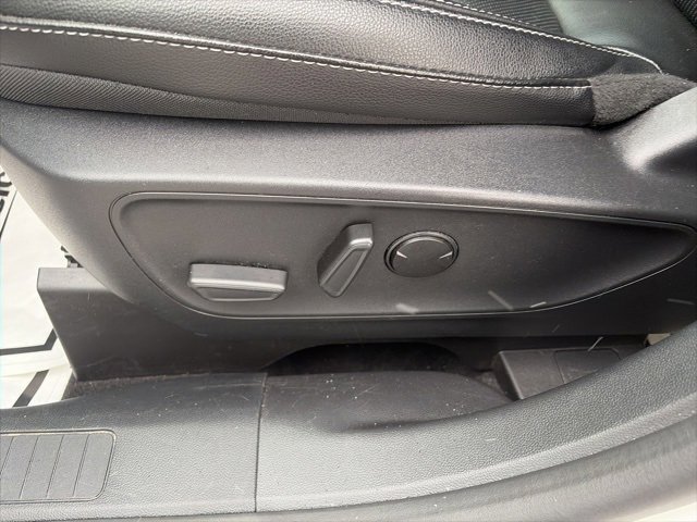 Used 2022 Ford Escape SEL image 13