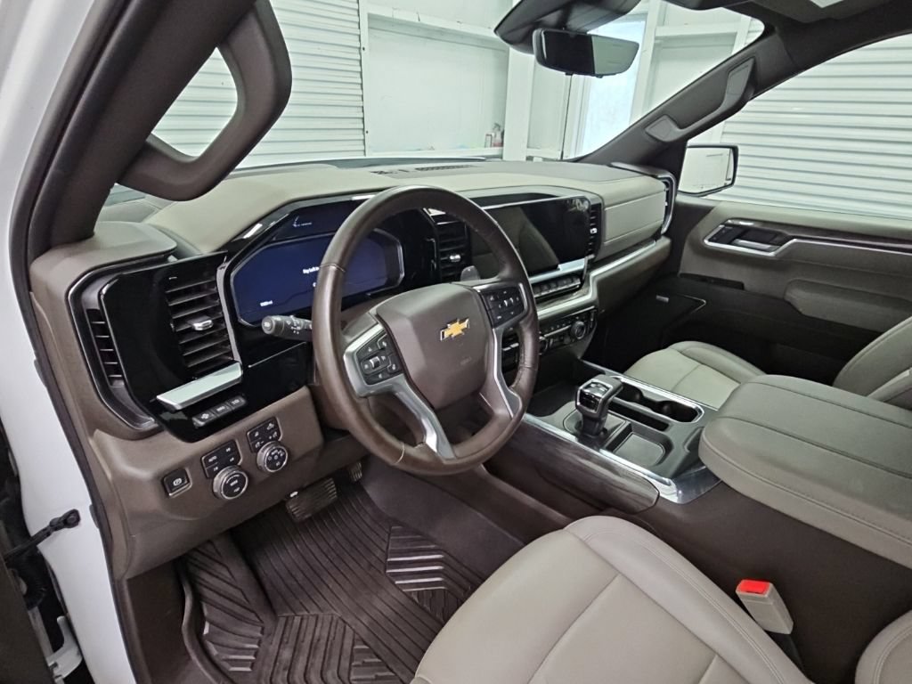 Certified 2024 Chevrolet Silverado 1500 LTZ AWD/4WD image 12