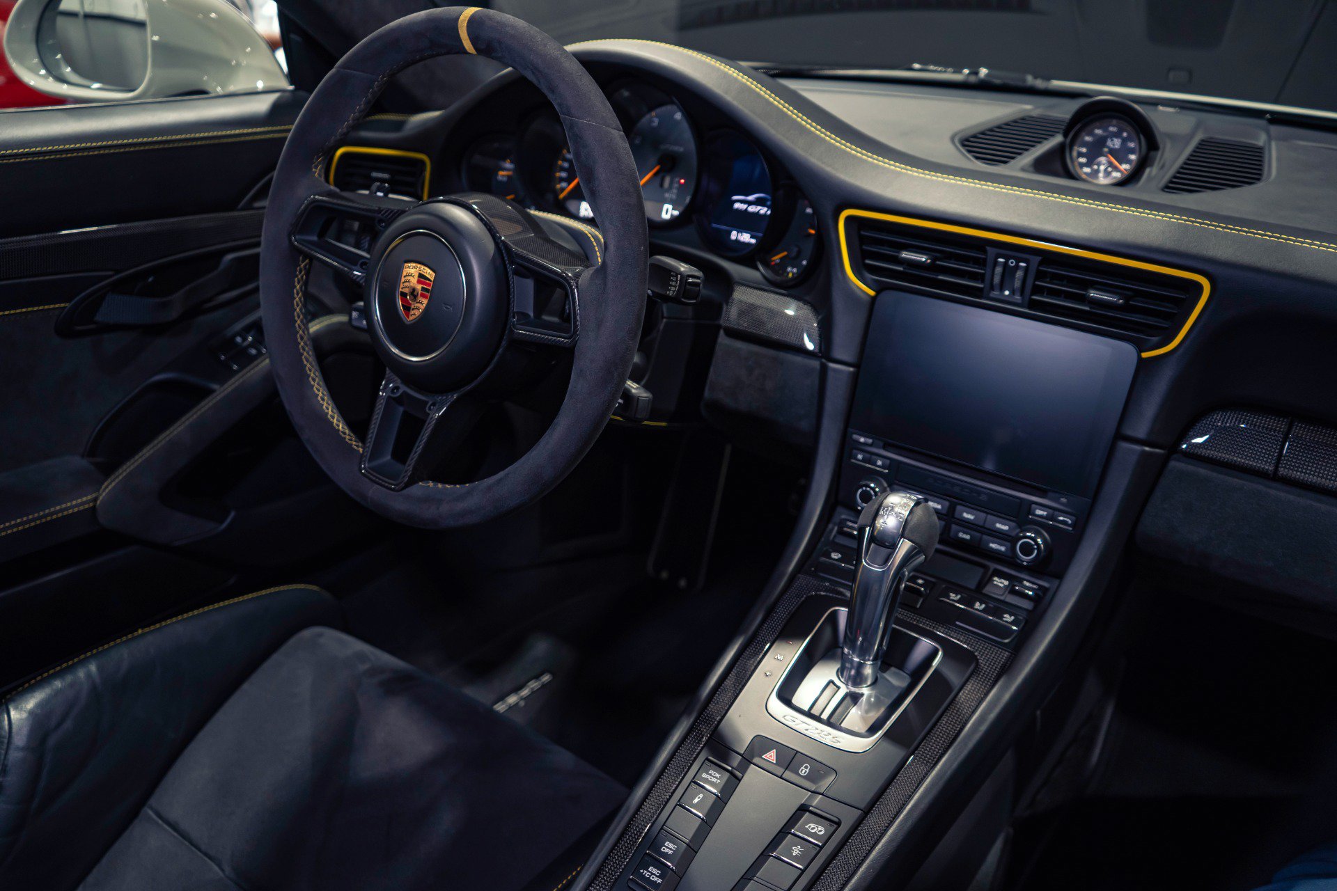 Used 2018 Porsche 911 GT2 RS w/ Weissach Package RWD image 6