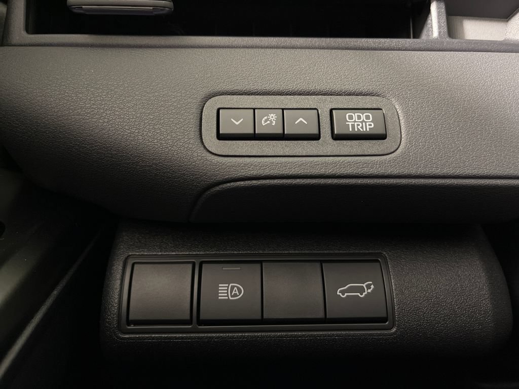 New 2026 Toyota C-HR AWD/4WD image 28