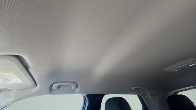 Used 2025 Chevrolet TrailBlazer LT AWD/4WD image 18