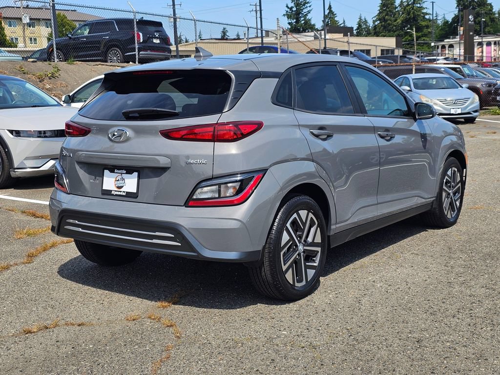 Used 2023 Hyundai Kona SE FWD image 7