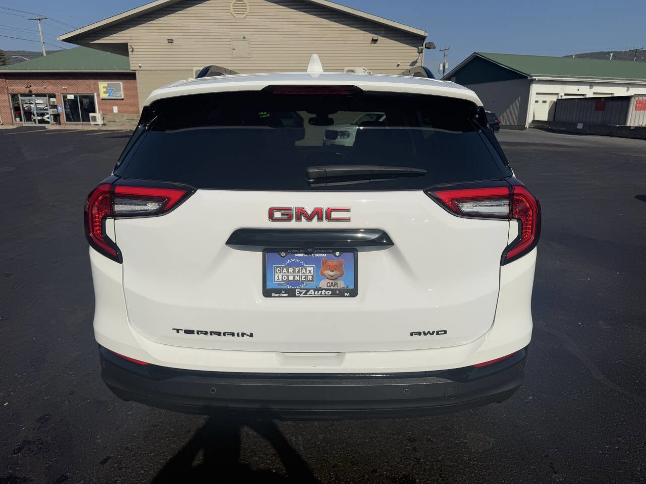 Used 2022 GMC Terrain SLE w/ Driver Convenience Package image 9