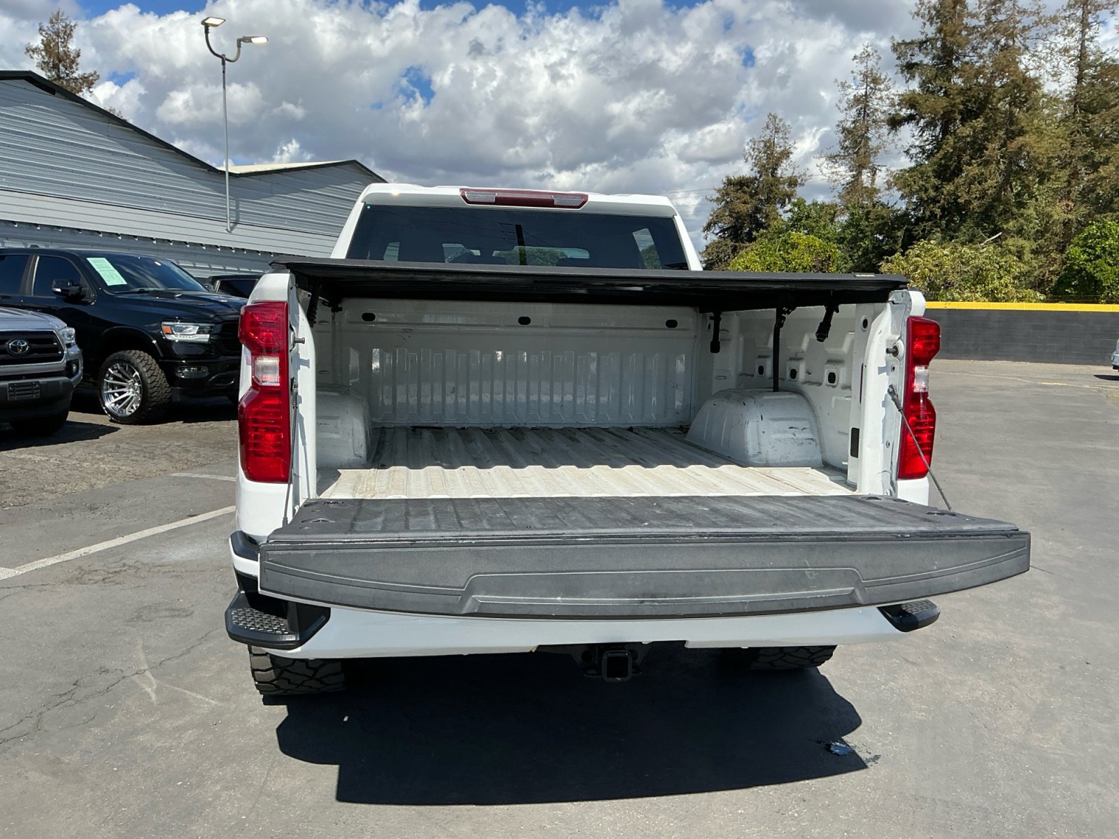 Used 2021 Chevrolet Silverado 1500 LT image 25