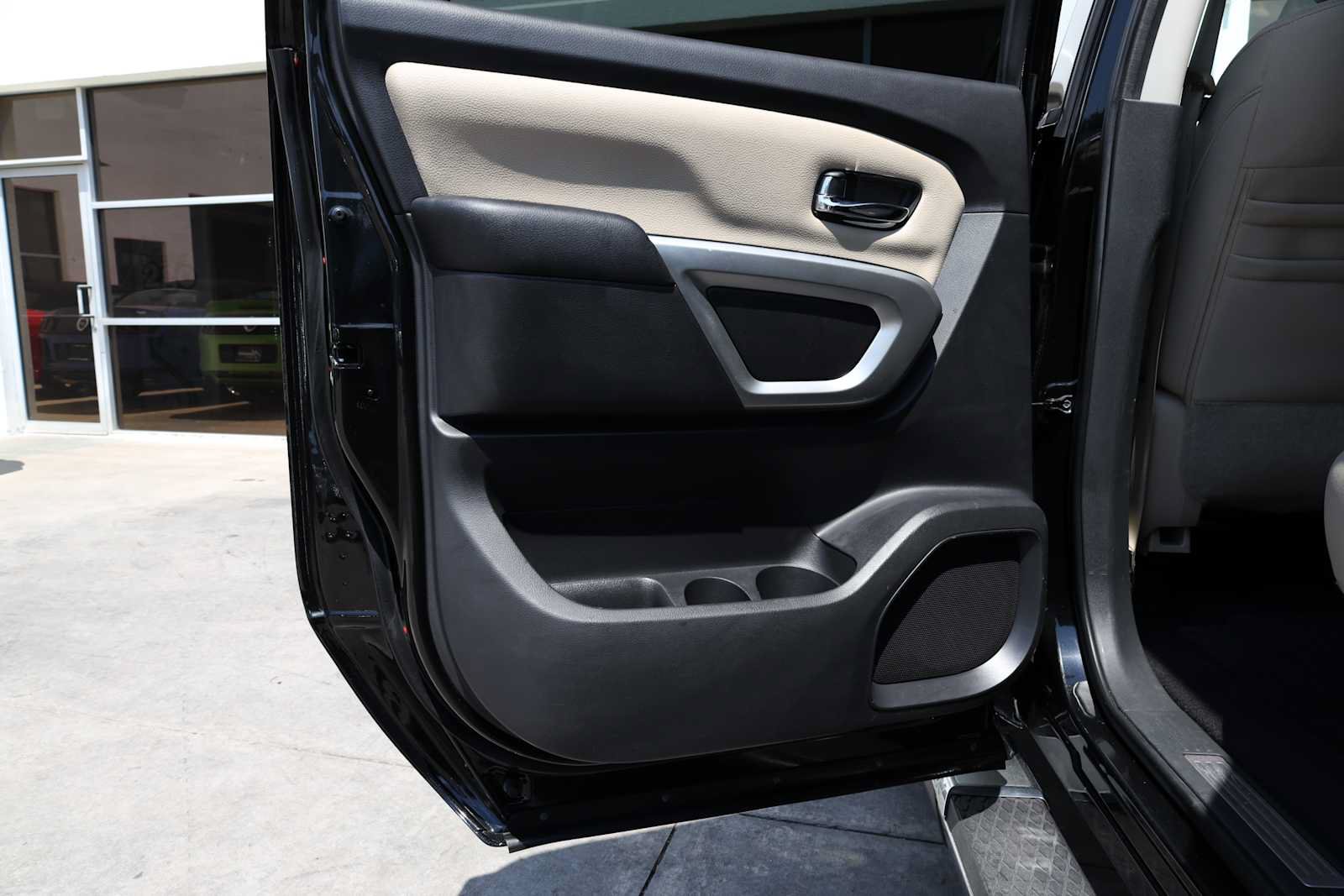 Used 2017 Nissan Titan SV RWD image 45