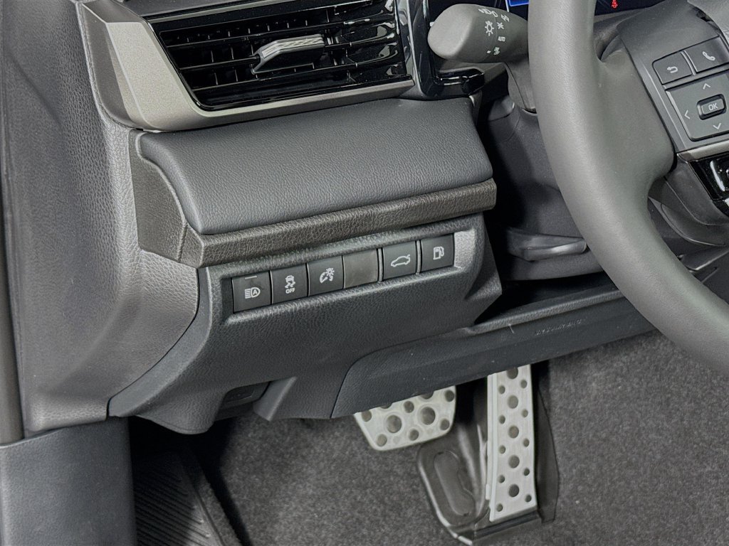 New 2026 Toyota Camry XSE FWD image 13