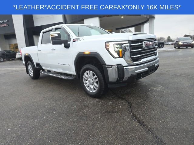 Used 2024 GMC Sierra 3500 SLT image 2