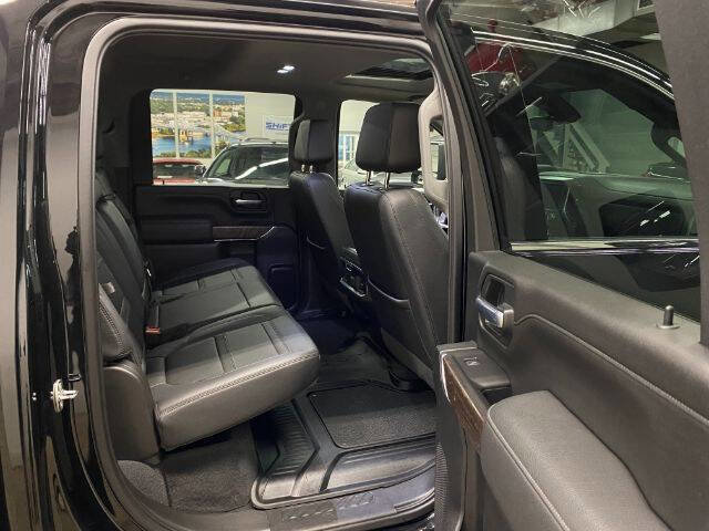 Used 2021 GMC Sierra 3500 Denali w/ Denali Black Diamond Edition image 17