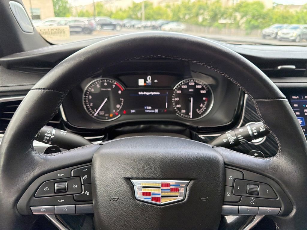 Certified 2023 Cadillac XT6 Premium Luxury AWD/4WD image 5