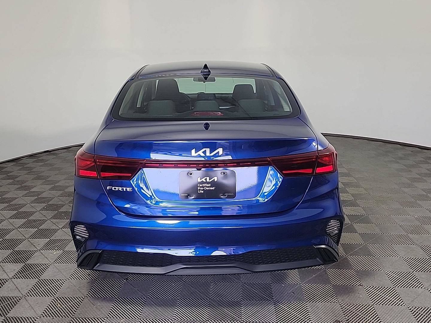Used 2022 Kia Forte LXS w/ LXS Technology Package FWD image 5