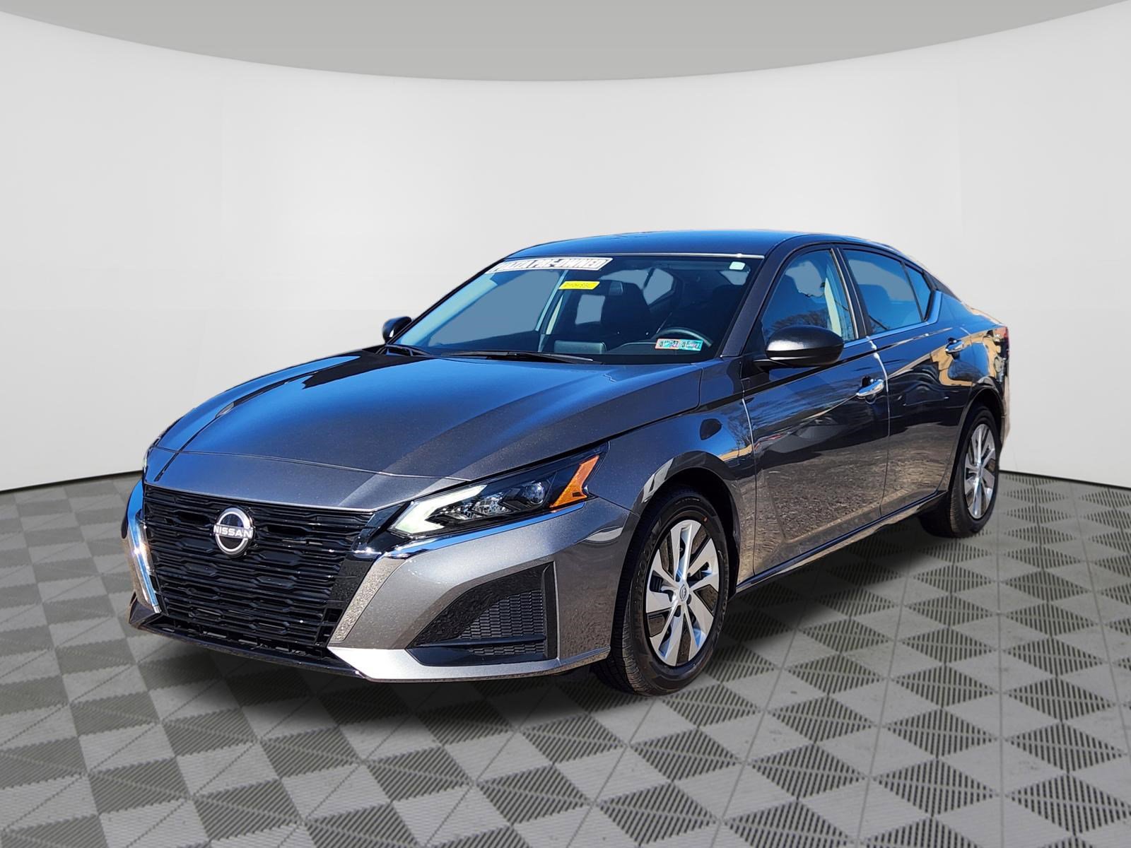 Certified 2025 Nissan Altima 2.5 S FWD image 2