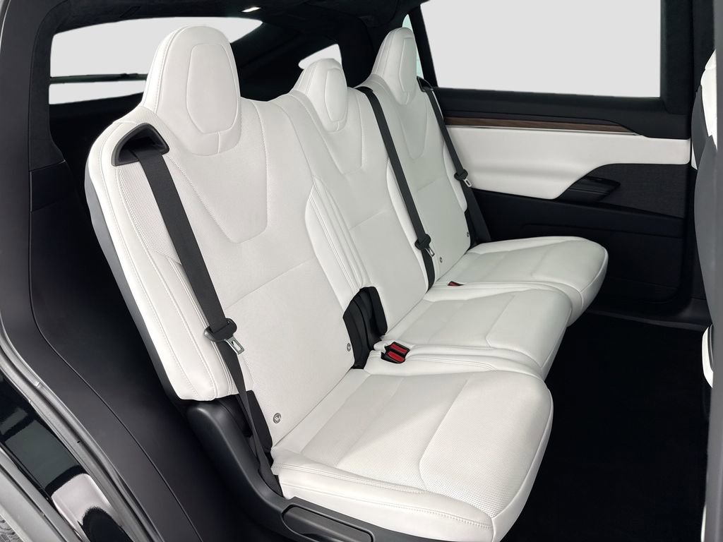 Used 2023 Tesla Model X image 21