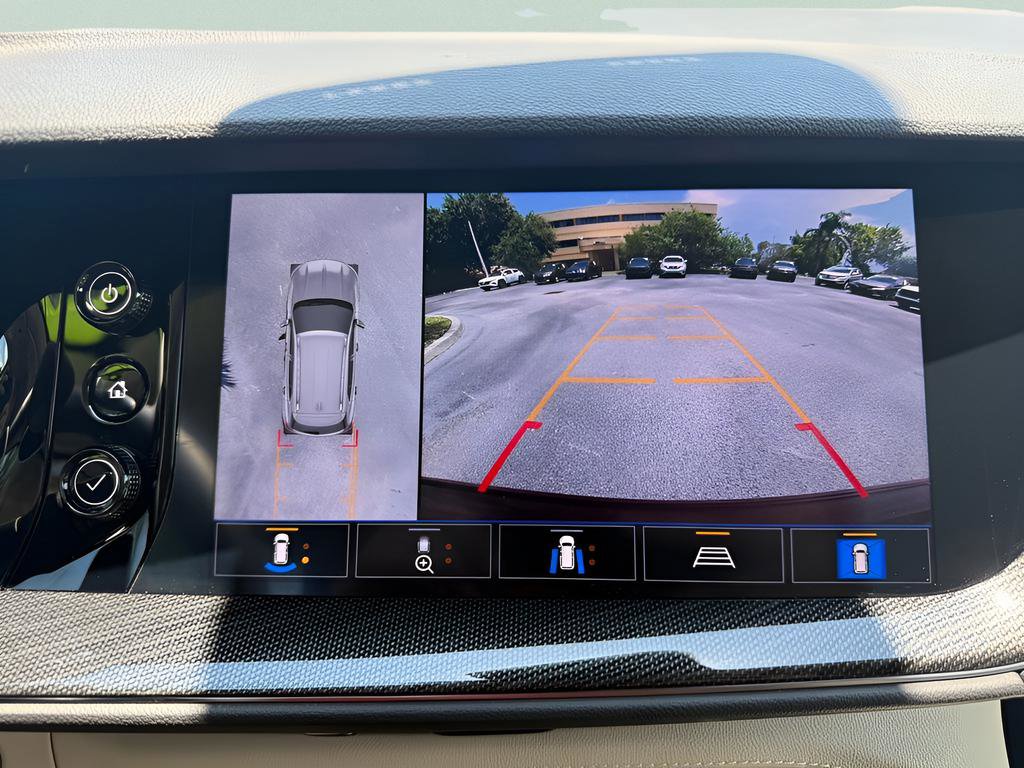 Used 2021 Buick Envision Essence w/ Technology Package I FWD image 19