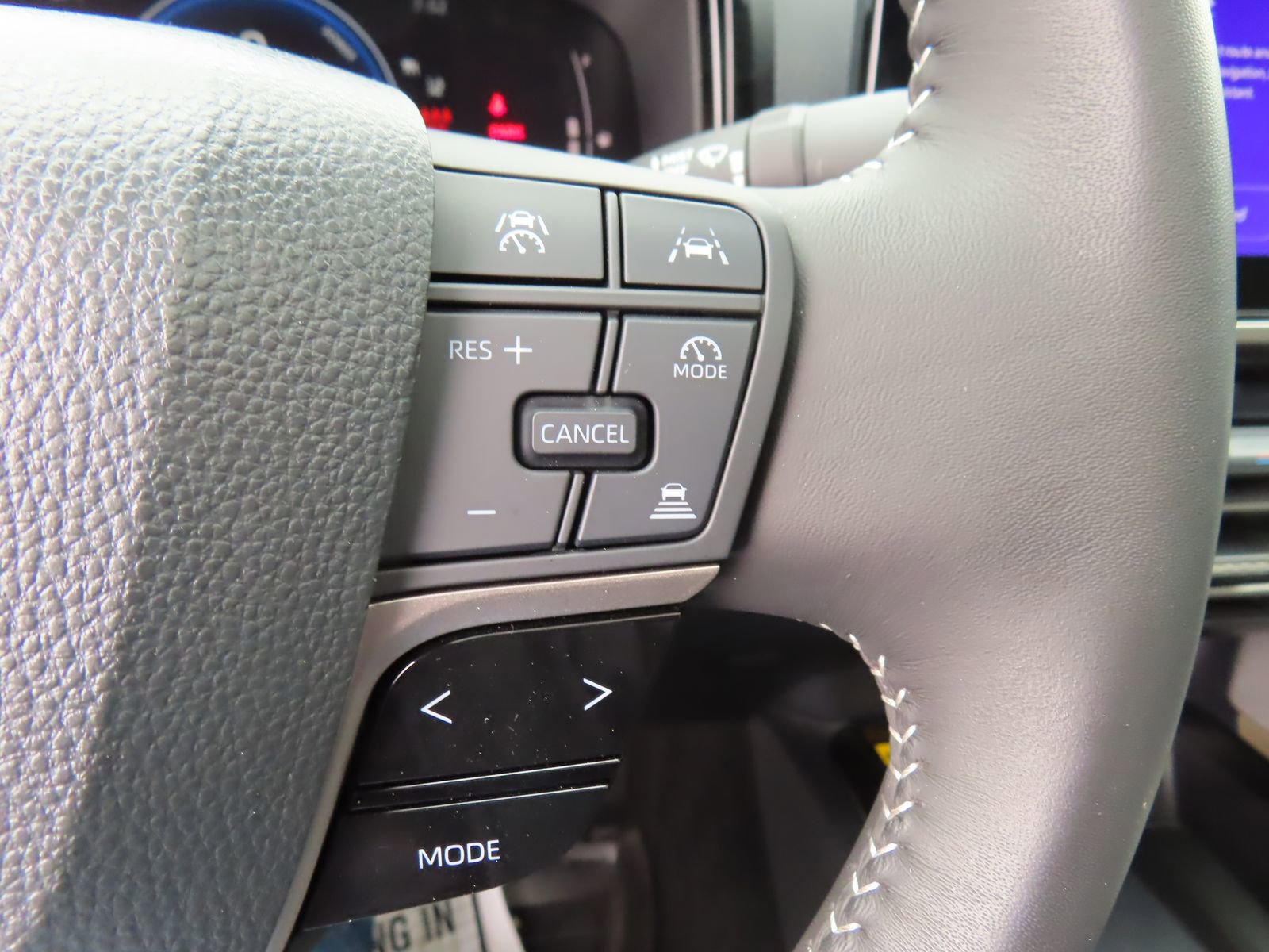 Used 2025 Toyota Camry SE w/ Multimedia Upgrade Package image 20