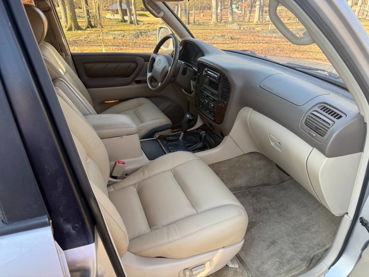 Used 2000 Toyota Land Cruiser Base AWD 4dr SUV image 52