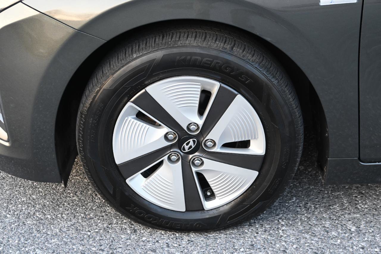 Used 2020 Hyundai Ioniq Blue FWD image 33