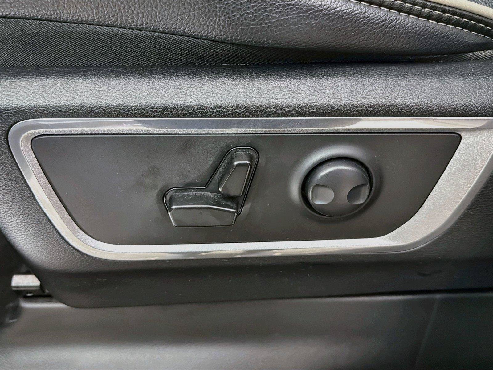 Used 2023 RAM 1500 Laramie AWD/4WD image 43