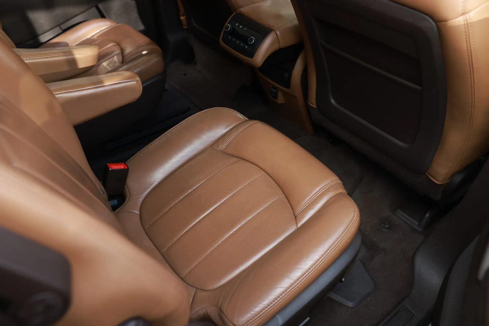 Used 2014 Buick Enclave Leather FWD image 25