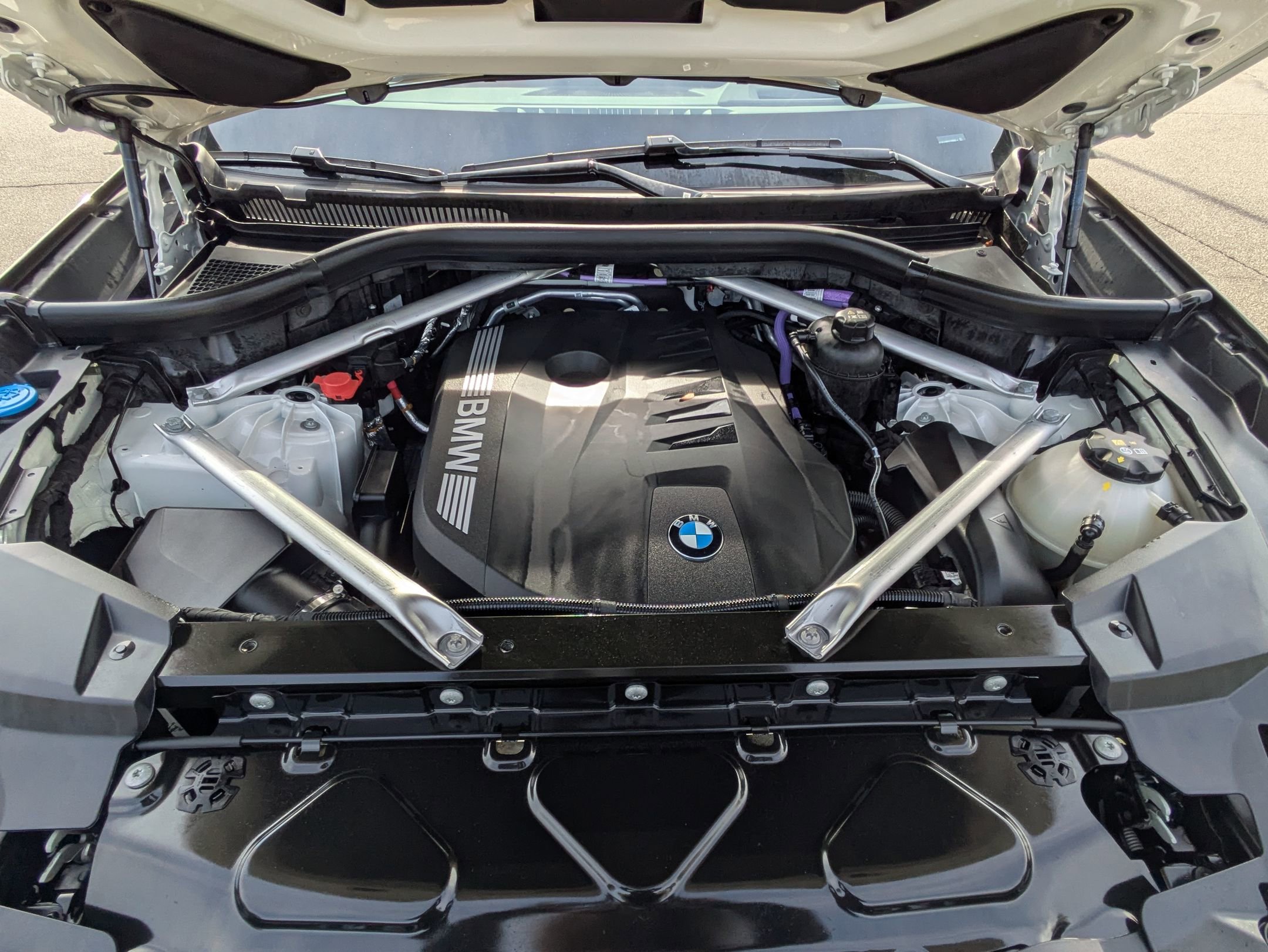 Used 2024 BMW X5 xDrive40i w/ M Sport Package image 32