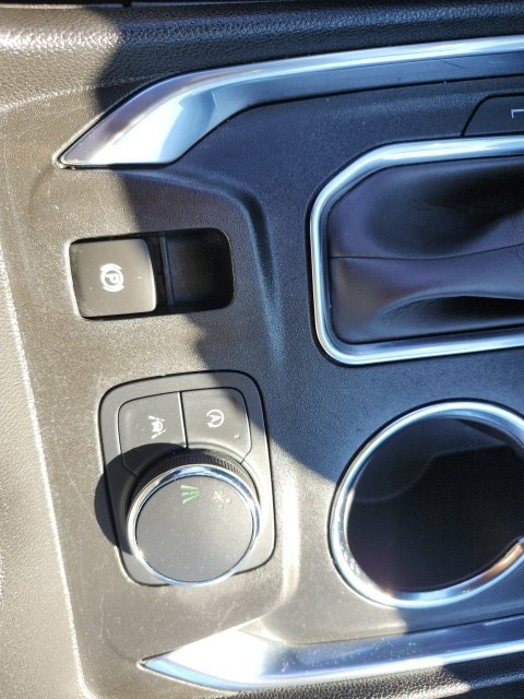 Certified 2023 Chevrolet Traverse LT FWD image 23