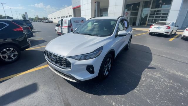 Used 2025 Ford Escape ST-Line Select AWD/4WD image 6