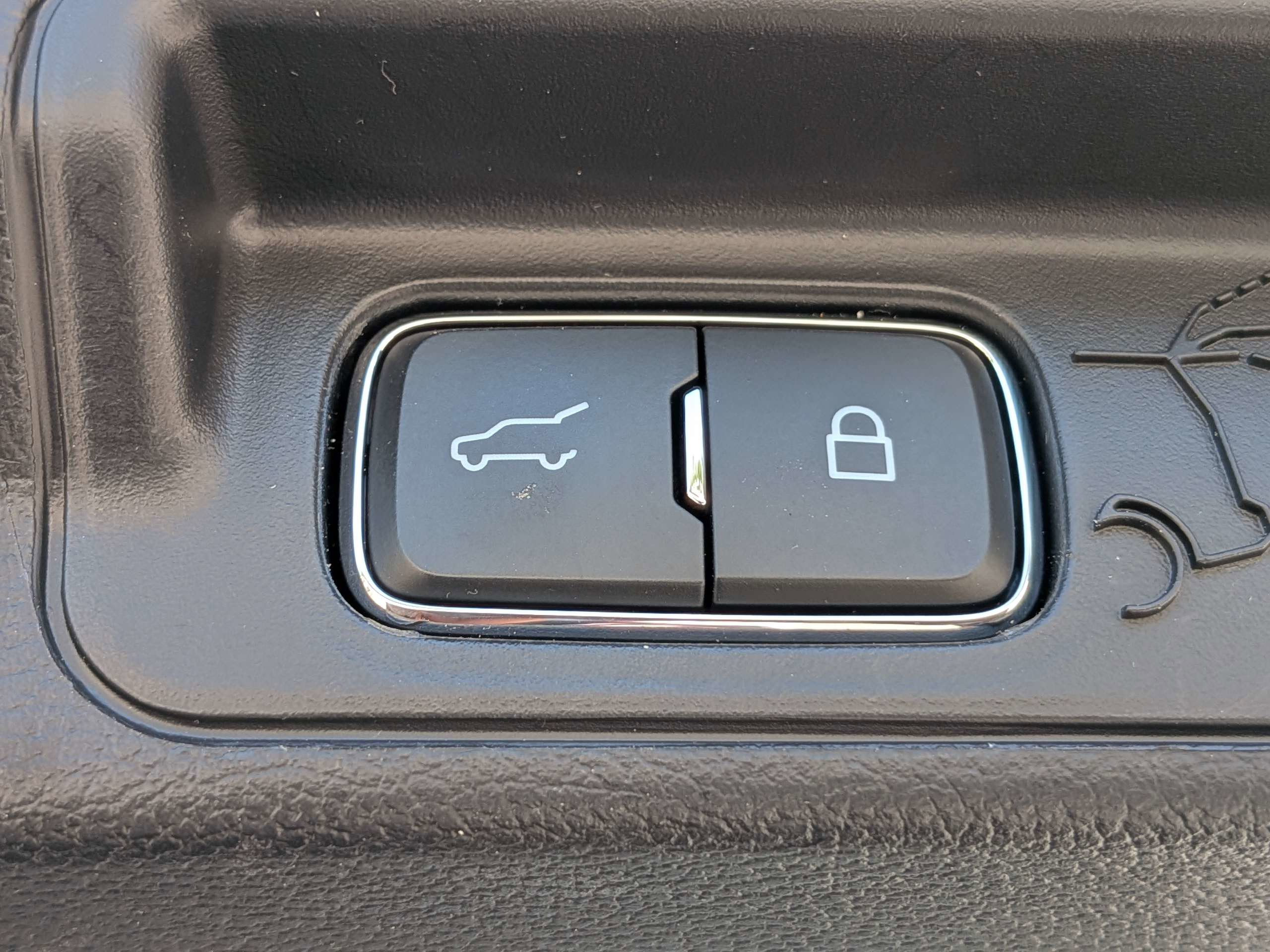 Used 2025 Ford Explorer ST-Line w/ Premium Package RWD image 14