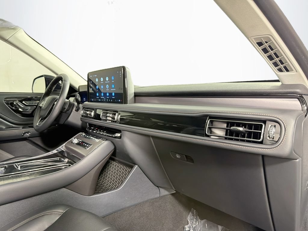 Used 2026 Lincoln Aviator 2WD image 30