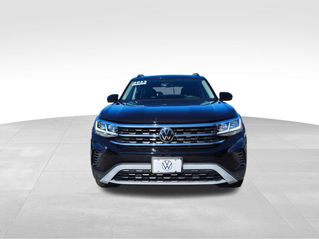 Certified 2023 Volkswagen Atlas SE w/ Panoramic Sunroof Package image 2