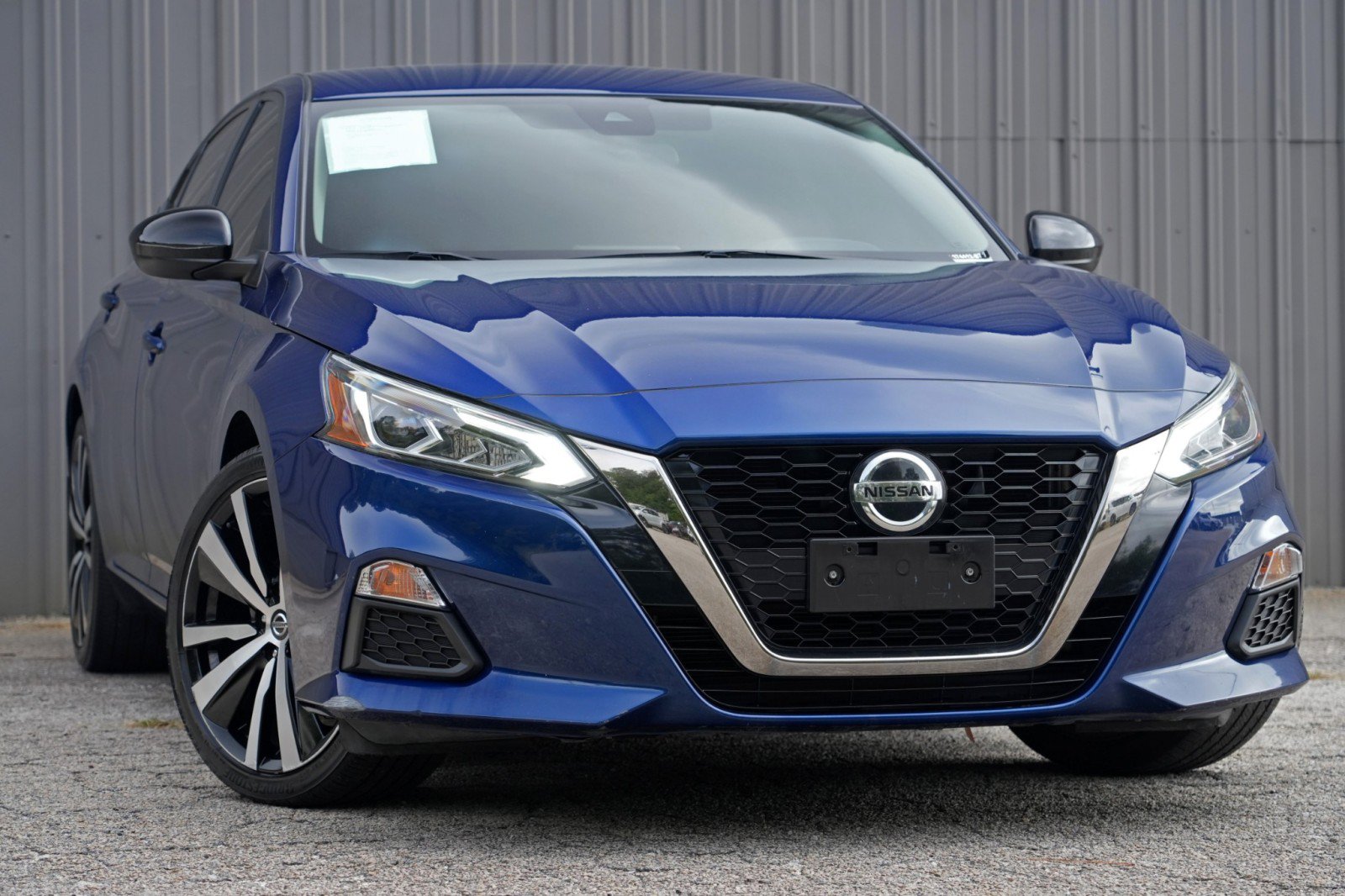 Used 2020 Nissan Altima 2.5 SR FWD image 2