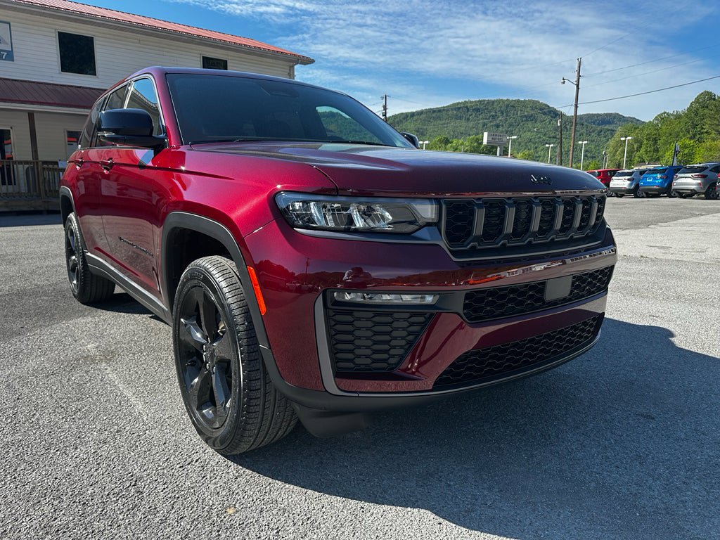 New 2026 Jeep Grand Cherokee Limited w/ Limited Altitude Package