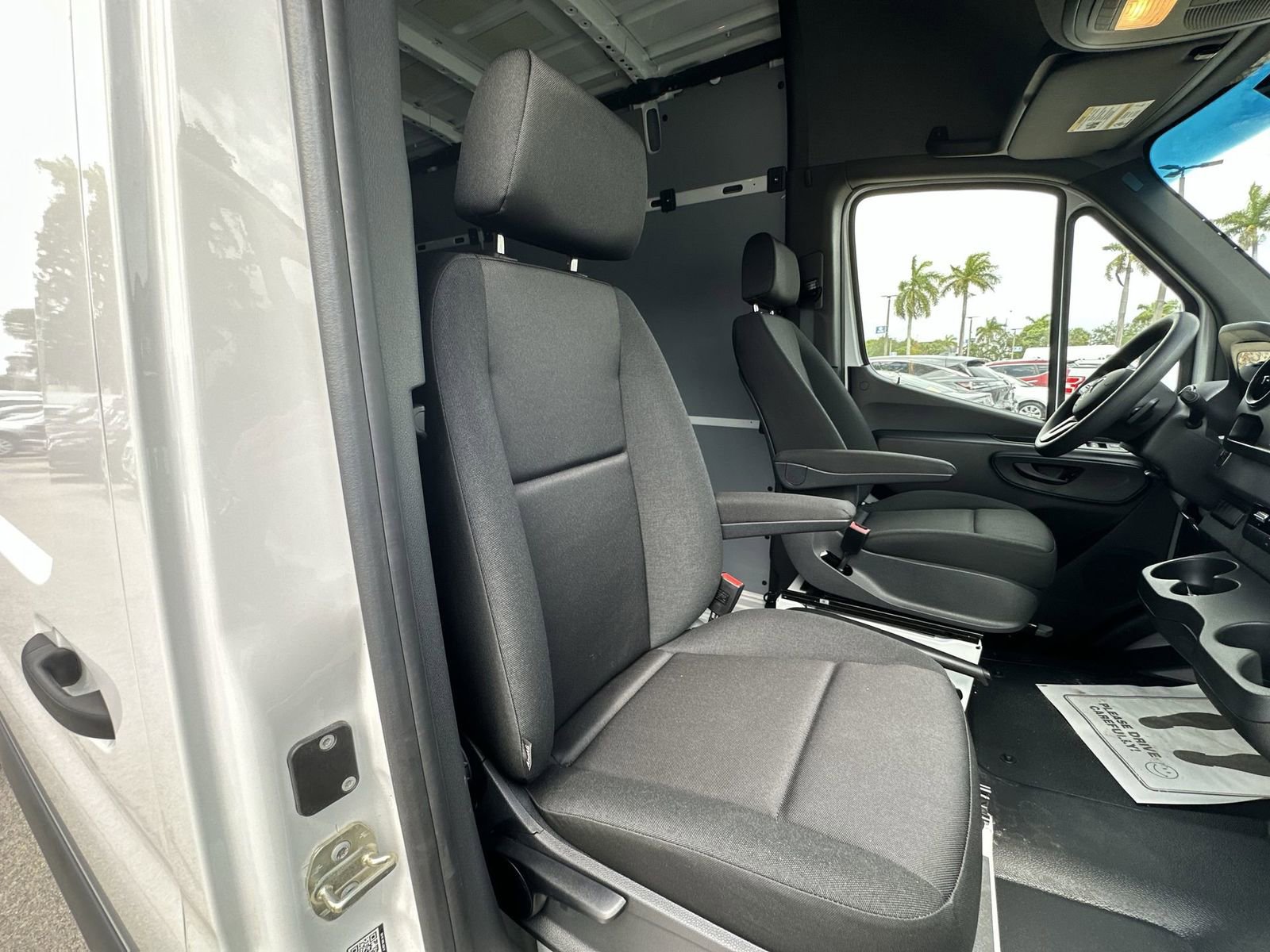 Used 2023 Mercedes-Benz Sprinter 3500 image 31