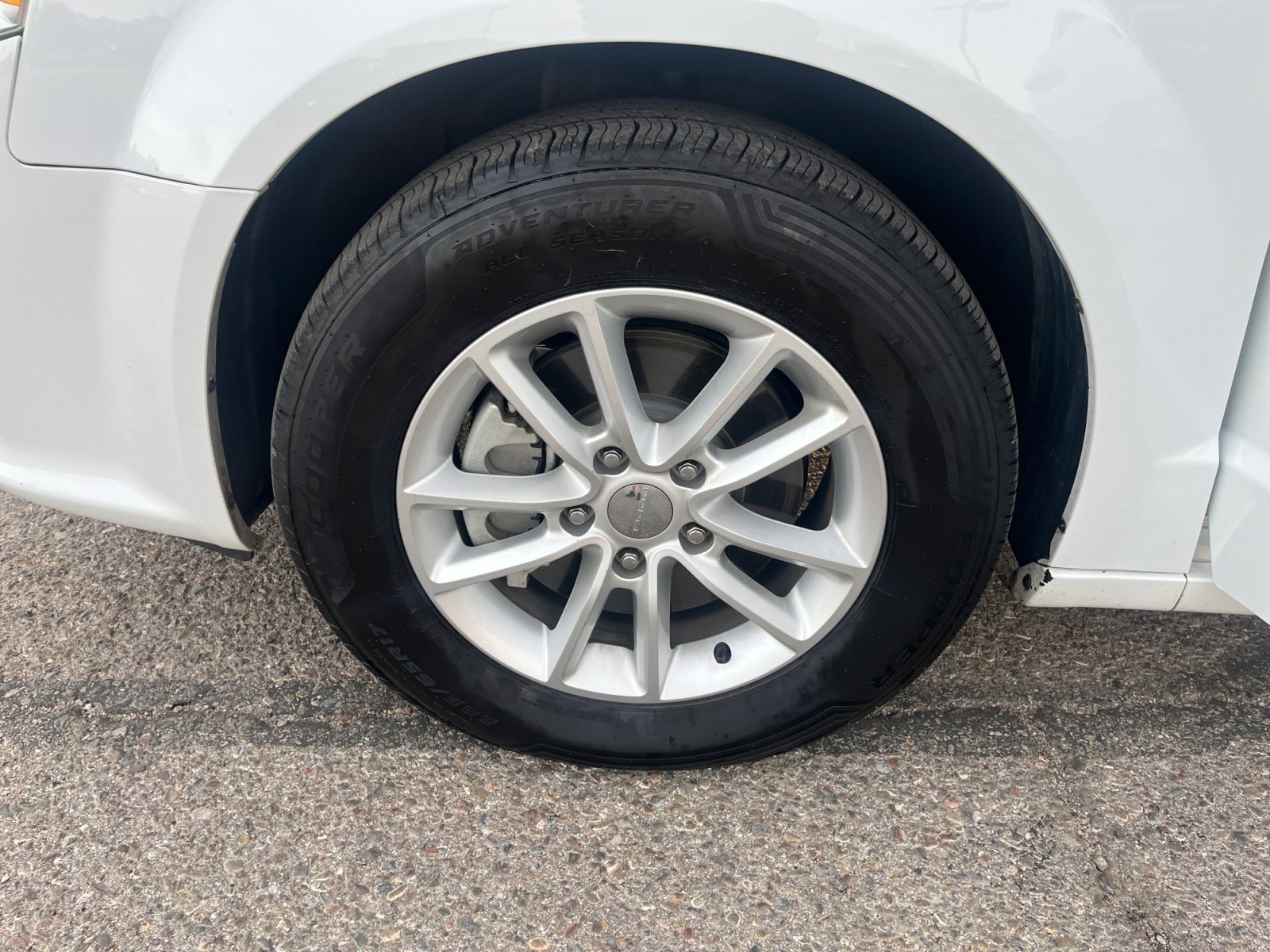 Used 2018 Dodge Grand Caravan SXT w/ Driver Convenience Group image 26