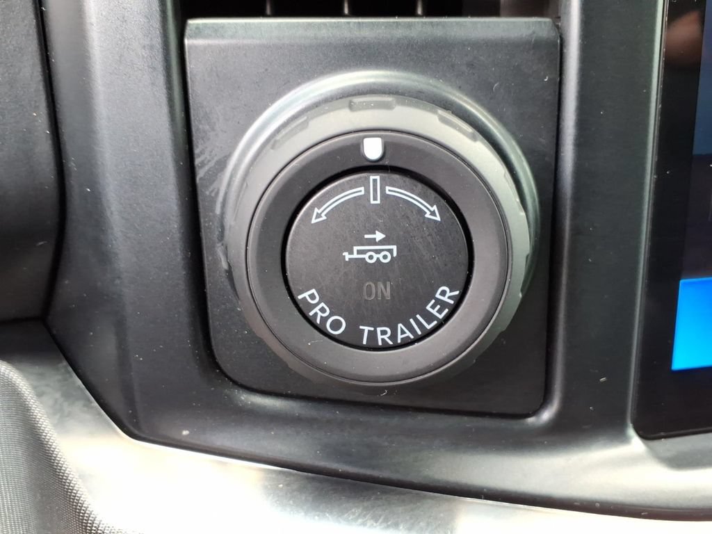 Used 2025 Ford F350 Platinum w/ FX4 Off-Road Package AWD/4WD image 31