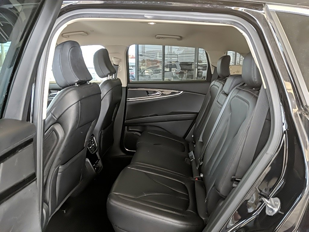 Certified 2022 Lincoln Nautilus AWD w/ Premium Package image 11