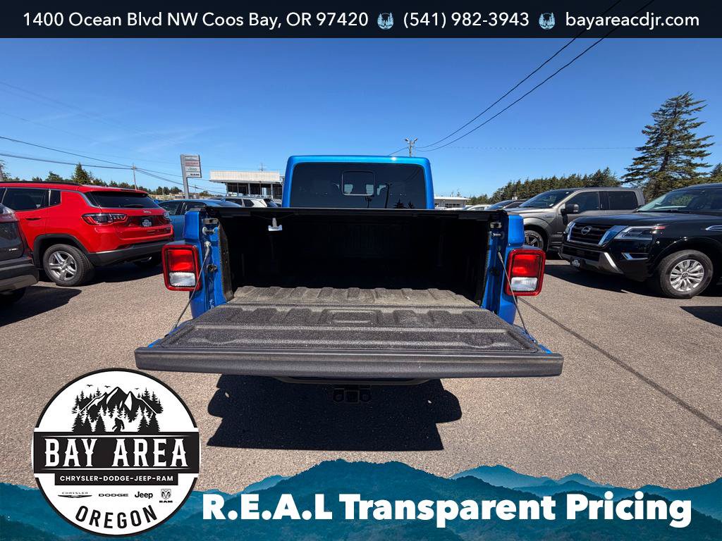 Used 2025 Jeep Gladiator Sport AWD/4WD image 7