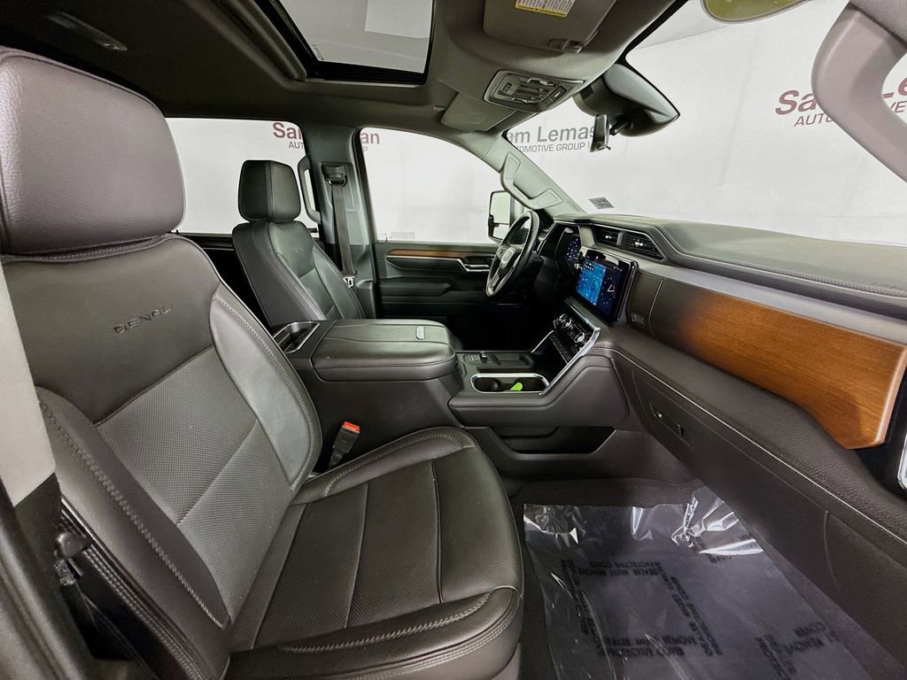 Used 2024 GMC Sierra 3500 Denali w/ Denali Reserve Package AWD/4WD image 31