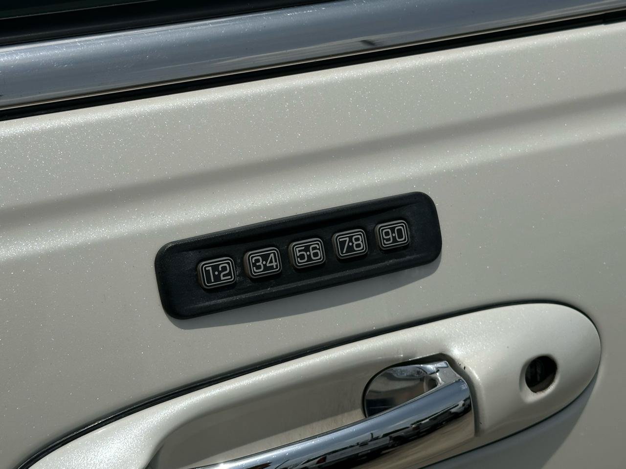 Used 2006 Lincoln Town Car Signature RWD image 16