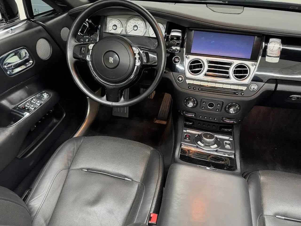 Used 2017 Rolls-Royce Dawn RWD image 22
