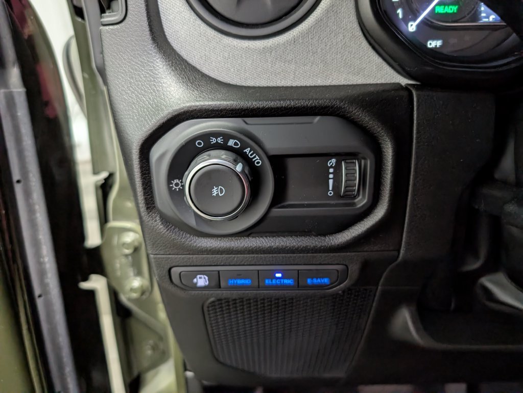 Used 2024 Jeep Wrangler Unlimited AWD/4WD image 17