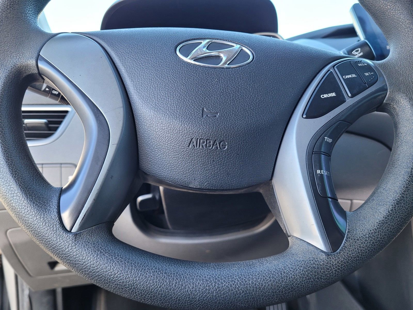 Used 2016 Hyundai Elantra SE image 32