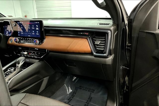Used 2023 GMC Canyon AT4 w/ AT4 Premium Package image 19